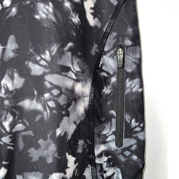 Lululemon Cropped Leggings - Picture 5 of 7